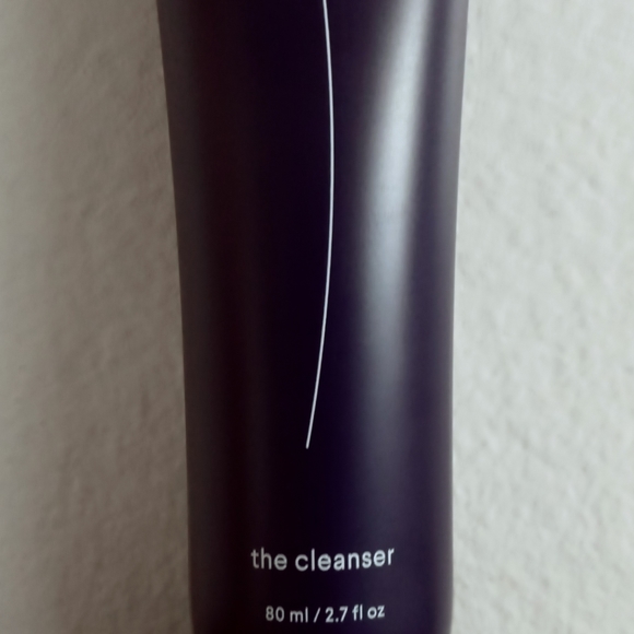 Facial serum bundle, cleanser, brushes - Picture 4 of 8